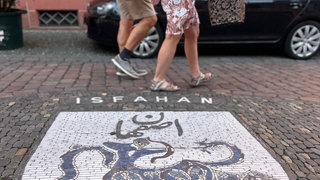 Von den derzeitigen kriegerischen Auseinandersetzungen zwischen Israel und dem Iran ist indirekt auch Freiburg betroffen. Die Stadt unterhält sowohl zu Tel Aviv in Israel als auch zu Isfahan im Iran seit vielen Jahren eine Städte-Partnerschaft. 