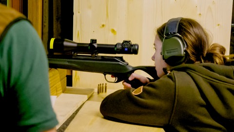 Angehende Jägerinnen und Jäger bei der Ausbildung im Kreis Waldshut.