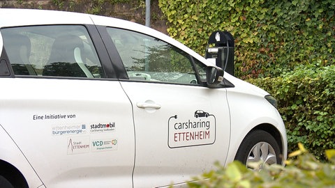 Ein Car-Sharing-Auto auf einem Parkplatz in Ettenheim. Ein weiteres Projekt der Ettenheimer Bürgerenergie Genossenschaft.