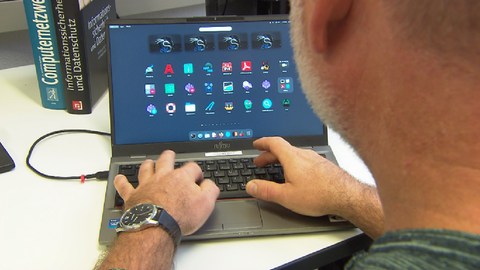 Laptop mit einem Linux-Betriebssystem