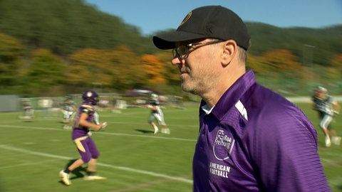 Jochen Kern beobachtet ein Jugendspiel der Freiburg Sacristans