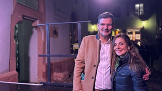 Der neue Bürgermeister von Staufen, Benjamin Bröcker, mit seiner Frau Razma.