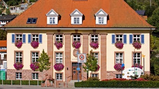 Das Rathaus von Oberwolfach im Ortenaukreis.