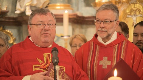 Lukas Wehrle (rechts) ist neuer Pfarrer der Großpfarrei Breisgau-Markgräflerland.