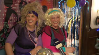 Seit einigen Jahren gibt es in Neuenburg am Rhein eine reine Frauenfasnacht. Im Publikum sind nur Frauen zugelassen. Das Motto dieses Jahr: 80er Jahre.