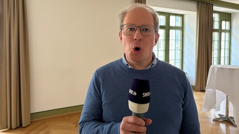 SWR-Reporter Matthias Zeller versucht sich im Jodeln. Seine Erkenntnis: Das ist gar nicht so leicht.