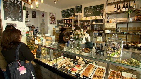 Für das Café Auszeit in Freiburg ist die Verpackungssteuer kein Problem