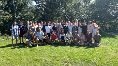 Knapp 40 junge Erwachsene, die stottern, haben sich in Kniebis (Kreis Freudenstadt) getroffen. Sie kommen aus neun europäischen Ländern.