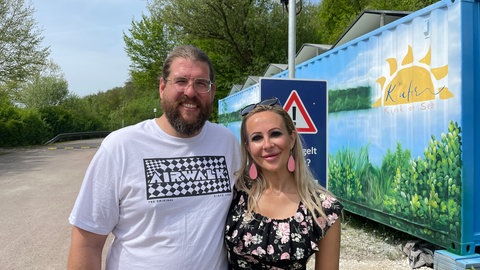 Der Ärger um "Wucherpreise" hat ein Ende: Ab jetzt kann man am Baggersee Kirchentellinsfurt stundenweise parken. Ein neues System scannt die Kennzeichen. 