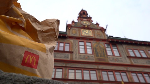 Mc Donalds verliert - Palmer gewinnt - Verpackungssteuer bleibt