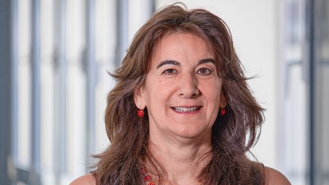 Anette Hübsch ist Reporterin für Hörfunk, Online und Fernsehen beim SWR im Studio Tübingen.