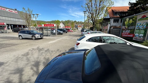 Ein Supermarkt-Parkplatz in Tübingen, auf dem eine Frau überfallen wurde.