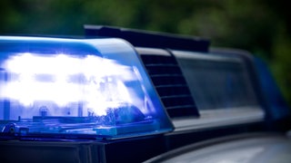 Die Polizei wurde in der Nacht in den Reutlinger Volkspark wegen einer ausufernden Abifeier gerufen. Sie hat sie aufgelöst. (Symbolbild)