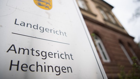 Das Amtsgericht Hechingen hat am Montag den AfD-Stadtrat Johannes Simon wegen Beleidigung zu einer Geldstrafe verurteilt.