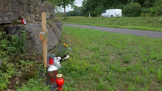 Gedenkstätte für einen 14-jährigen Pedelecfahrer, der bei Gomaringen von einem Auto erfasst wurde. 