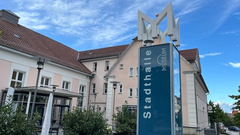 Zu sehen ist die Stadthalle "Museum" Hechingen. Hier plant die AfD einen Landesparteitag.