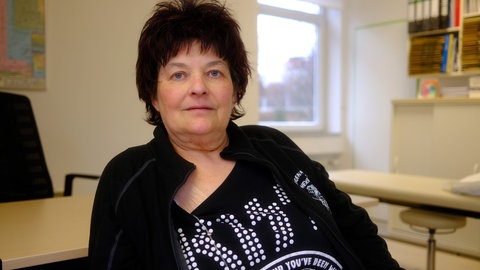 Portrait von Elke Oesterle, die am Zollernalb Klinikum wegen Krebs behandelt wird.