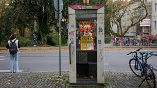 Für eine solche alte Telefonzelle will Tübingen von der Telekom eine Miete verlangen
