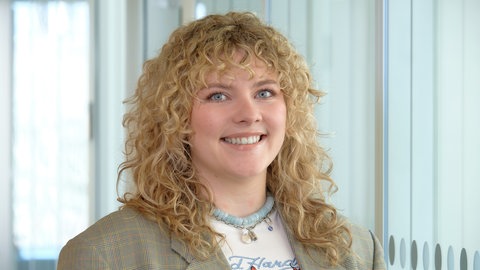 Klara Keuthen ist Reporterin für Social Media, Online, Hörfunk und Fernsehen beim SWR im Studio Tübingen .