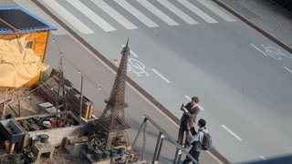 Ein etwa vier Meter hoher Eiffelturm stand bis vor Kurzem in einem Garten in Tübingen - jetzt wurde er geklaut. 