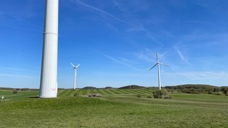 Im ältesten noch laufenden Windpark Baden-Württembergs auf dem Himmerlberg bei Burladingen-Melchingen (Zollernalbkreis) stehen drei Windkraftanlagen.