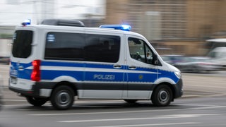 Ein Polizeieinsatzwagen. Der Kriminalpolizei Rottweil ist ein grenzüberschreitender Schlag gegen Autohehler gelungen.