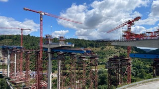 Aufnahme von der Hochbrücke in Horb, die über das Neckartal verläuft und den Kreis Freudenstadt an die Autobahn bindet.