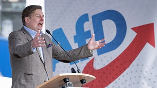 Die Wahlkampfveranstaltung in Weißenhorn mit dem umstrittenen AfD-Spitzenkandidaten Maximilian Krah soll wie geplant stattfinden. (Archivbild)