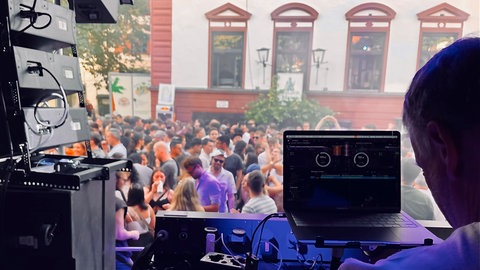 Am Abend des Schwörmontags verwandelte sich Ulm in eine große Freiluftparty.