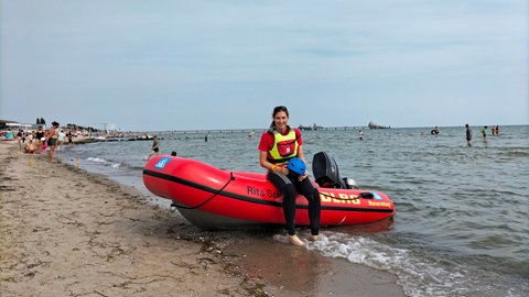 Zwölf DLRG-Rettungsschwimmer aus dem Ostalbkreis unterstützen für zwei Wochen die Wasserrettung in Grömitz an der Ostseeküste. 