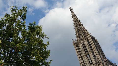 Der Höhen-Weltrekord des Ulmer Münsters droht zu kippen: Im Jahr 2026 wird die Sagrada Família in Barcelona als höchste Kirche der Welt fertiggestellt.