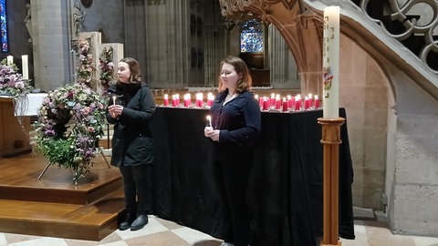 Auch für die Medizinstudierenden ist es ein emotionaler Abschied von Menschen, die sie nie sprechen konnten, und mit denen sie doch ein Art von Beziehung aufgebaut haben.