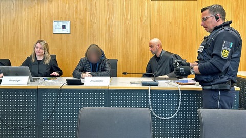 Am Landgericht Ulm hat am Donnerstag der Prozess gegen einen Mann aus dem Alb-Donau-Kreis wegen sexuellen Missbrauchs von Kindern auf den Philippinen begonnen. Gleich zu Beginn wurde die Öffentlichkeit vom Prozess ausgeschlossen. 