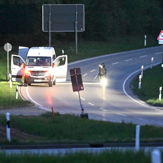 Großeinsatz wegen eines verdächtigen Kleintransporters in Sontheim im Kreis Heidenheim. Vor Ort waren Polizei, Feuerwehr und Entschärfer des LKA. 
