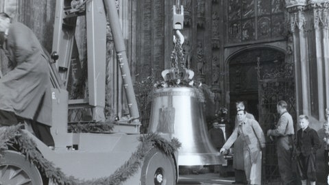 Im Zweiten Weltkrieg wurden sie eingeschmolzen. Danach hat der Verein den Guß neuer Glocken für das Ulmer Münster finanziert.