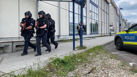 Das Szenario der Rettungskräfte-Großübung in Ulm sah bewaffnete Täter, Tote und Schwerverletzte vor.