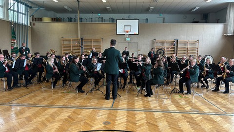 Der Musikverein Unterkochen bei seinem Wertungsspiel im Lessing-Gymnasium in Neu-Ulm. 