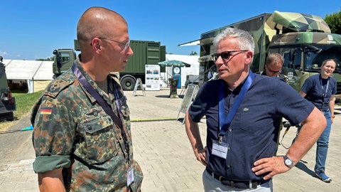 Dr. Florent Josse (links) und Dr. Stephan Schoeps sind zwei Verantwortliche des Kongresses in Blaubeuren.