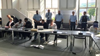 Fünf Angeklagte stehen ab Mittwoch wegen erpresserischen Menschenraubs in Ellwangen vor Gericht. Sie sollen im Februar einen 20-Jährigen misshandelt und Geld von ihm gefordert haben.