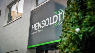 Die Rüstungsfirma Hensoldt mit Sitz in Ulm hat einen Großauftrag für die Luftabwehr in der Ukraine erhalten. 