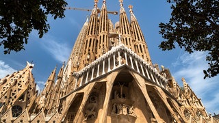 Die noch nicht ganz fertiggestellte Sagrada Familia in Barcelona in Spanien. Der Jesusturm der Basilika soll bald schon der höchste Kirchturm auf der Welt sein - und das Ulmer Münster als Rekordhalter ablösen.