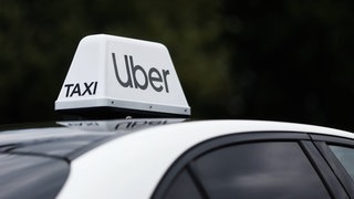 In immer mehr Städten in Deutschland kann man künftig mit Uber fahren. Seit Donnerstag ist das auch in Ulm möglich. (Symbolbild)