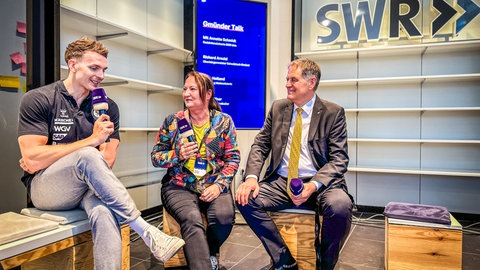 Gmünder Talks im PopUp Studio mit Annette Schmidt, dem Schwäbisch Gmünder Handballspieler Max Häfner und Oberbürgermeister Richard Arnold.
