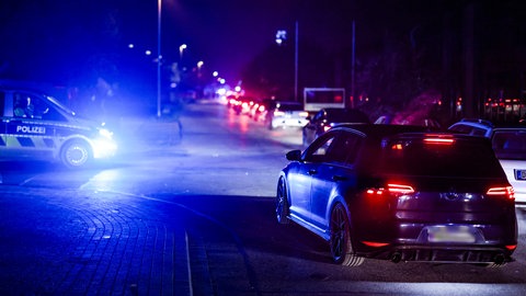 Die Polizei hat das Tunertreffen in Altenstadt an der Iller (Kreis Neu-Ulm) aufgelöst. (Sujetfoto)
