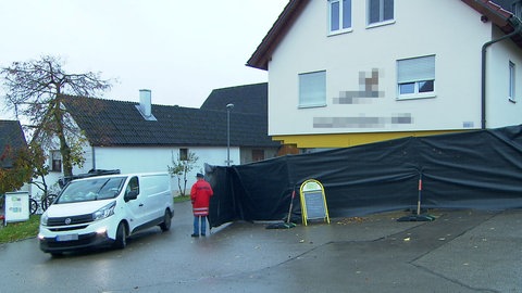 Ein Geflügelhof in Öllingen (Alb-Donau-Kreis) ist von der Vogelgrippe betroffen. Der Betrieb wurde gesperrt, 15.000 Tiere getötet. 