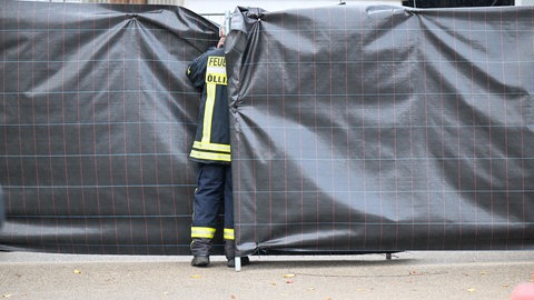 Kein Zutritt: Die Behörden haben den von der Vogelgrippe betroffenen Geflügelbetrieb in Öllingen im Alb-Donau-Kreis abgesperrt. 
