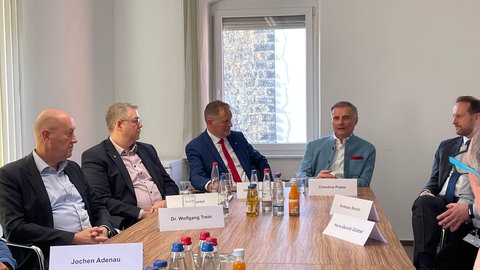 Die Stadt hat am Donnerstagvormittag auf einer Pressekonferenz einen neuen Geschäftsführer vorgestellt, der das Amt vorübergehend übernehmen soll. 