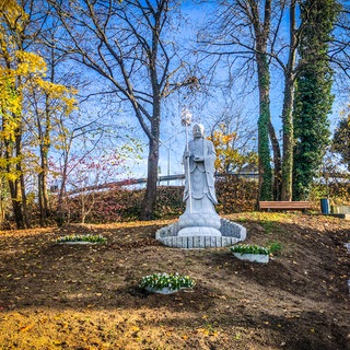 Eine Buddha-Statue sorgt in Schwäbisch Gmünd für Aufregung.