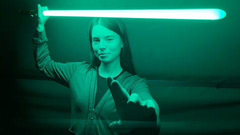 Jessy Fritsch ist begeisterte Lichtschwertkämpferin. Mit ihrer Gruppe "Sabre One" aus Schwäbisch Gmünd treten die Star Wars Fans auch auf der Comic Con auf.