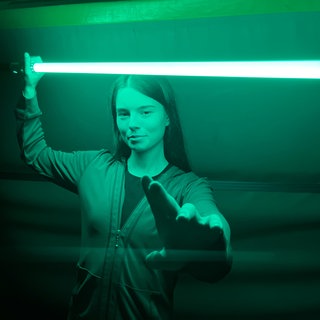 Jessy Fritsch ist begeisterte Lichtschwertkämpferin. Mit ihrer Gruppe "Sabre One" aus Schwäbisch Gmünd treten die Star Wars Fans auch auf der Comic Con auf.